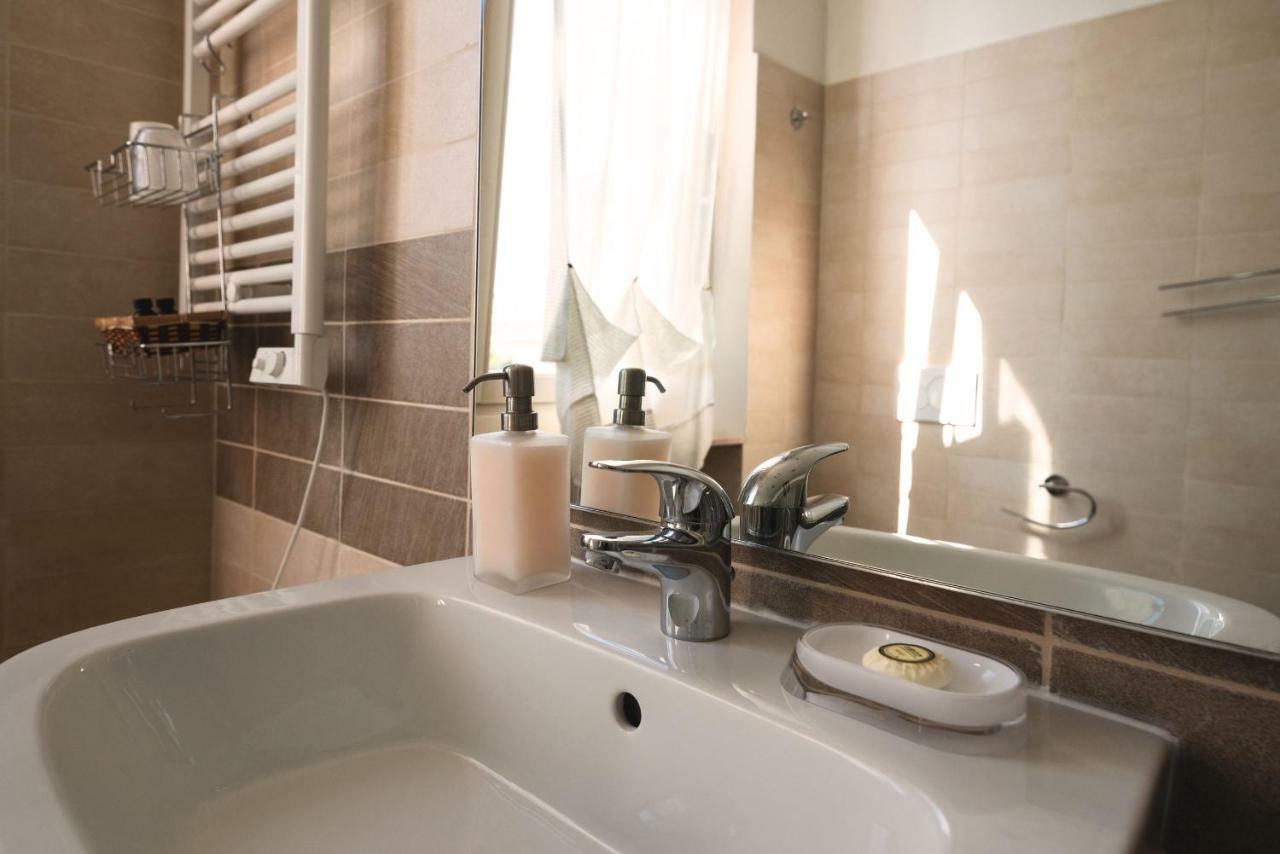 Villa Liberty B&B Фано Екстериор снимка